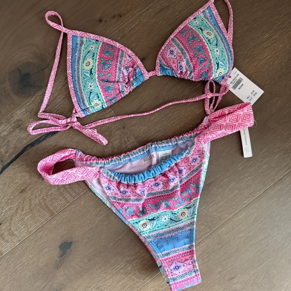 👙 NWT Hollister Bikini Set - Picture 1 of 4